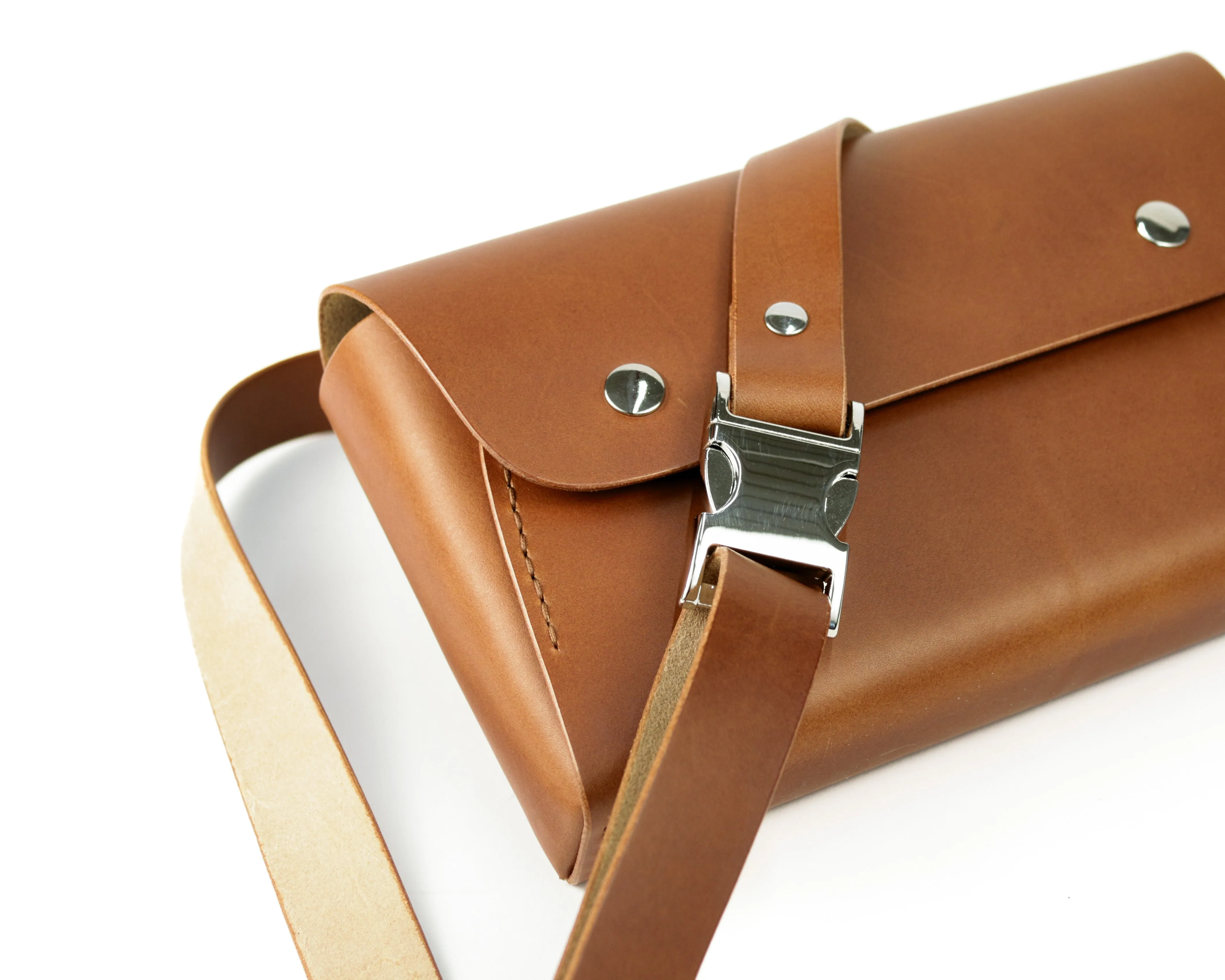 Carlile Sling Bag: Tan