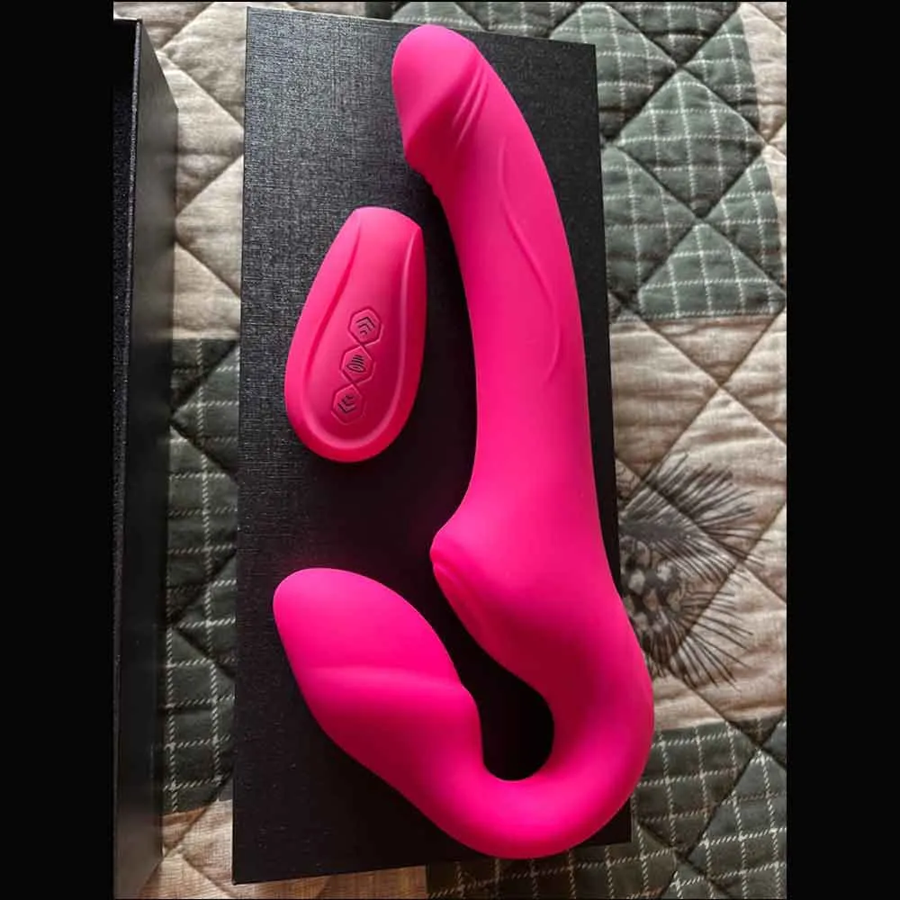 Lifelike Lover Luxe Posable Remote Vibrating Thumping Strapless Strap-On